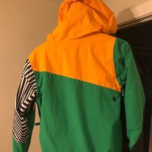 Volcom youth size M, for ski/snowboard outerwear.